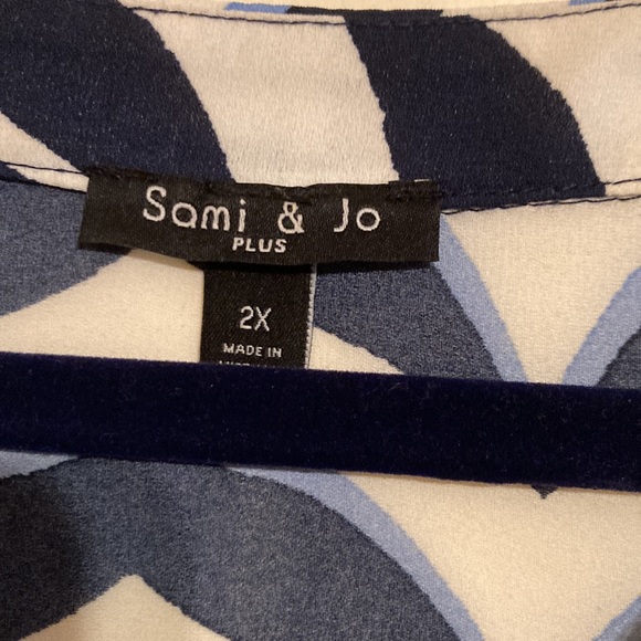 Sami & Jo plus hi lo navy blues chevron shirt - Picture 4 of 5